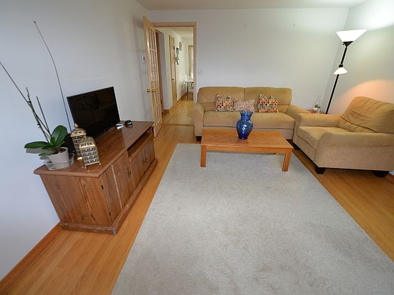 4th image of 3150 N Odell Ave APT C2