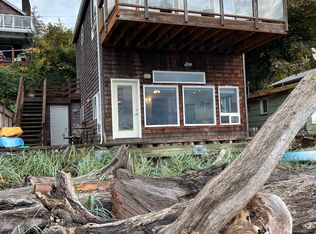 18604 Soundview Dr NW, Stanwood, WA 98292