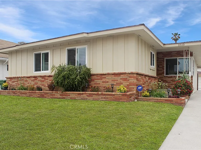 2513 Birch St — Photo 13