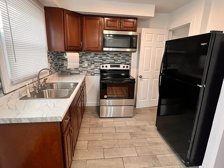 17350 Greenfield Rd #1 — Photo 2