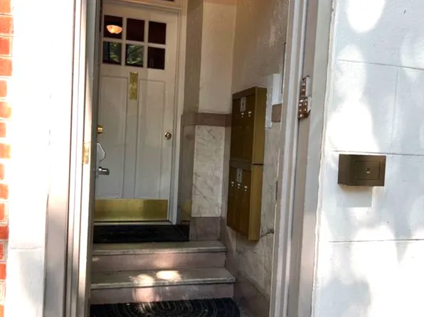 330 S 4th St APT 2A, Philadelphia, PA 19106