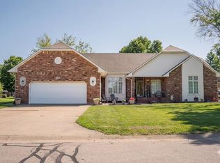 9 E Flanigan Dr, Augusta, KS 67010