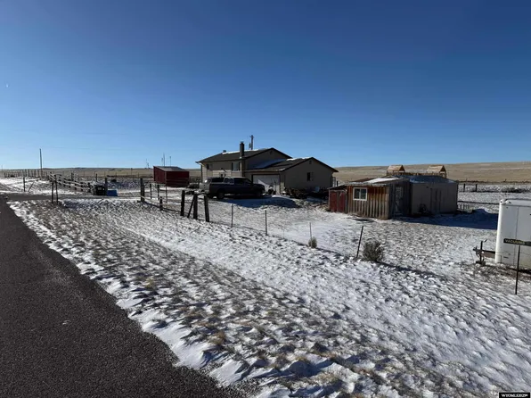 35 Cougar Rd, Glenrock, WY 82637