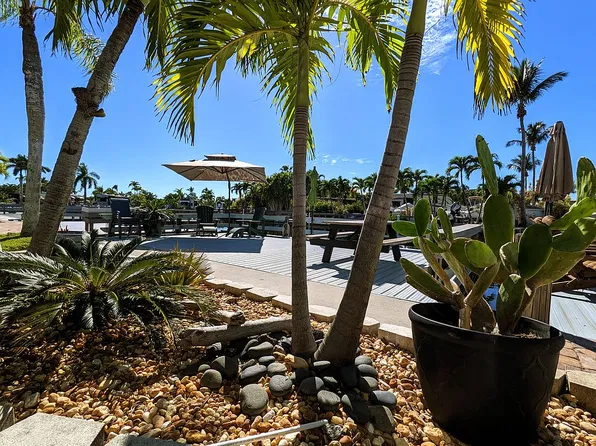150 Smallwood Dr #206, Chokoloskee, FL 34138