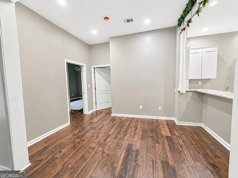 5589 River Rd #A — Photo 15