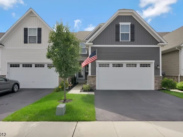10 Red Shoulder Ln, Washington Twp., NJ 07882