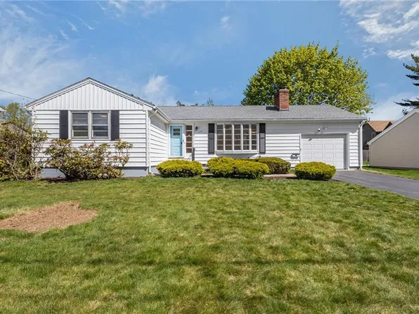 101 Bateman Ave, Cranston, RI 02920