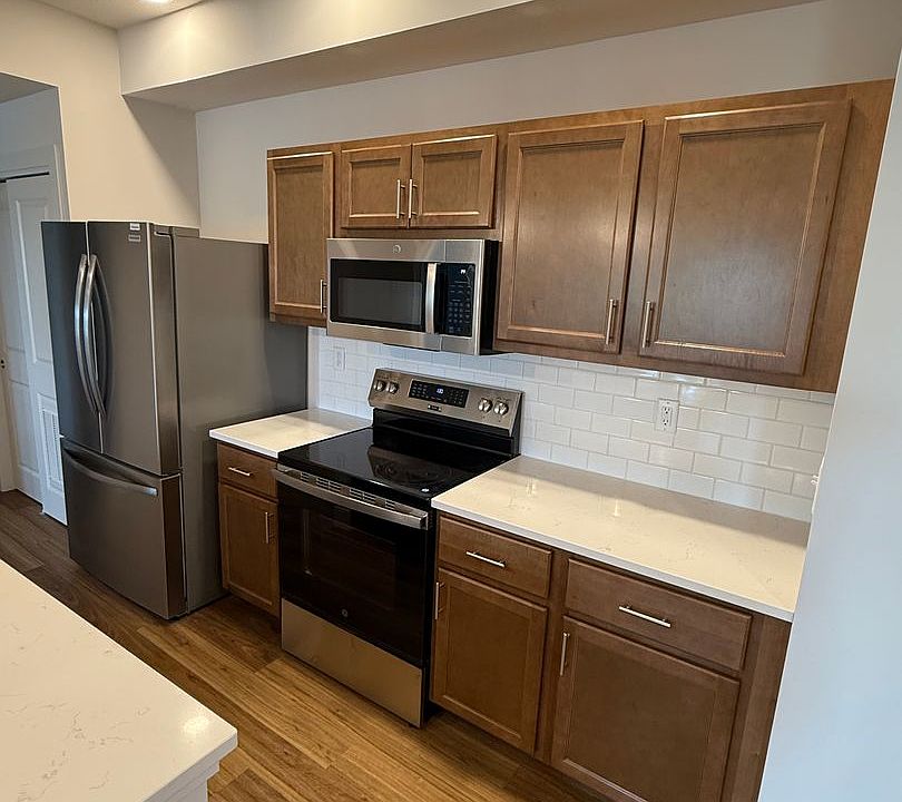1st image of 913 Green Mill Rd #2