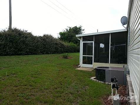 backyard is private - no neighbors in back