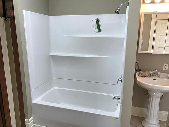5th image of 2722 Renick St