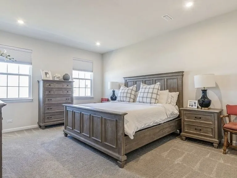 786 Weller Dr — Photo 17
