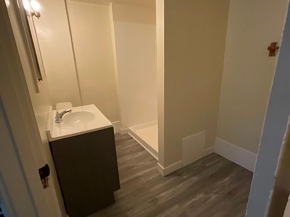3rd image of 467 Kenilworth Ave SE