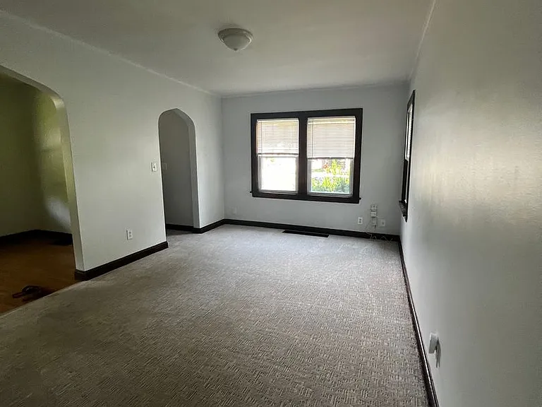 1455 W 12th St — Photo 13
