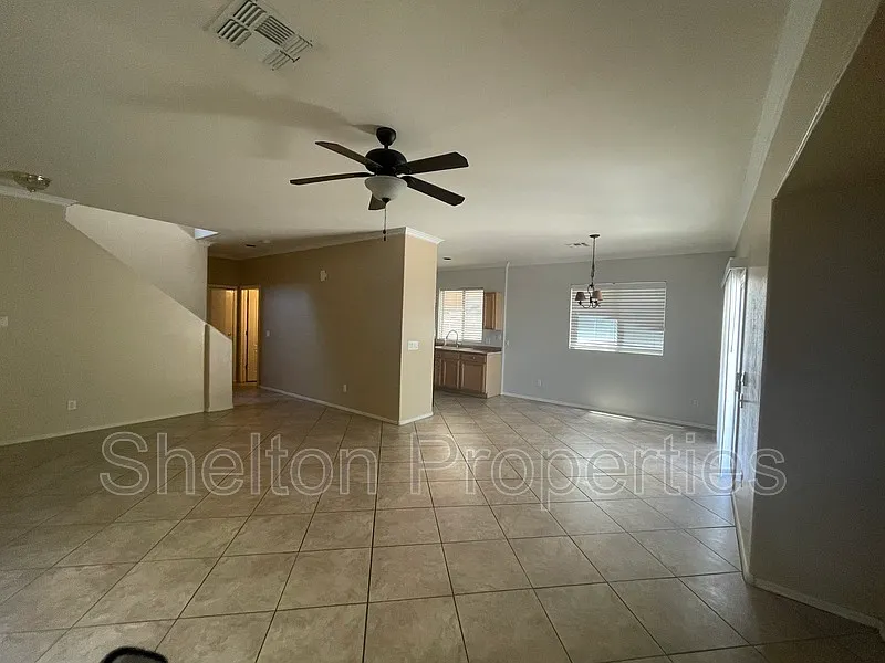 3 bed, 2.5 bath, 1750 sqft, $2,350 — Photo 2