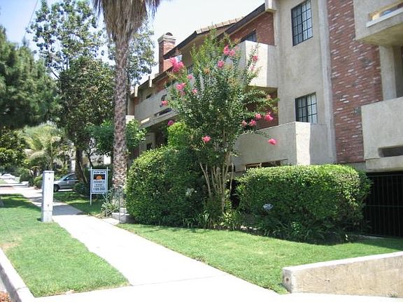 5th image of 436 E Magnolia Blvd APT 104