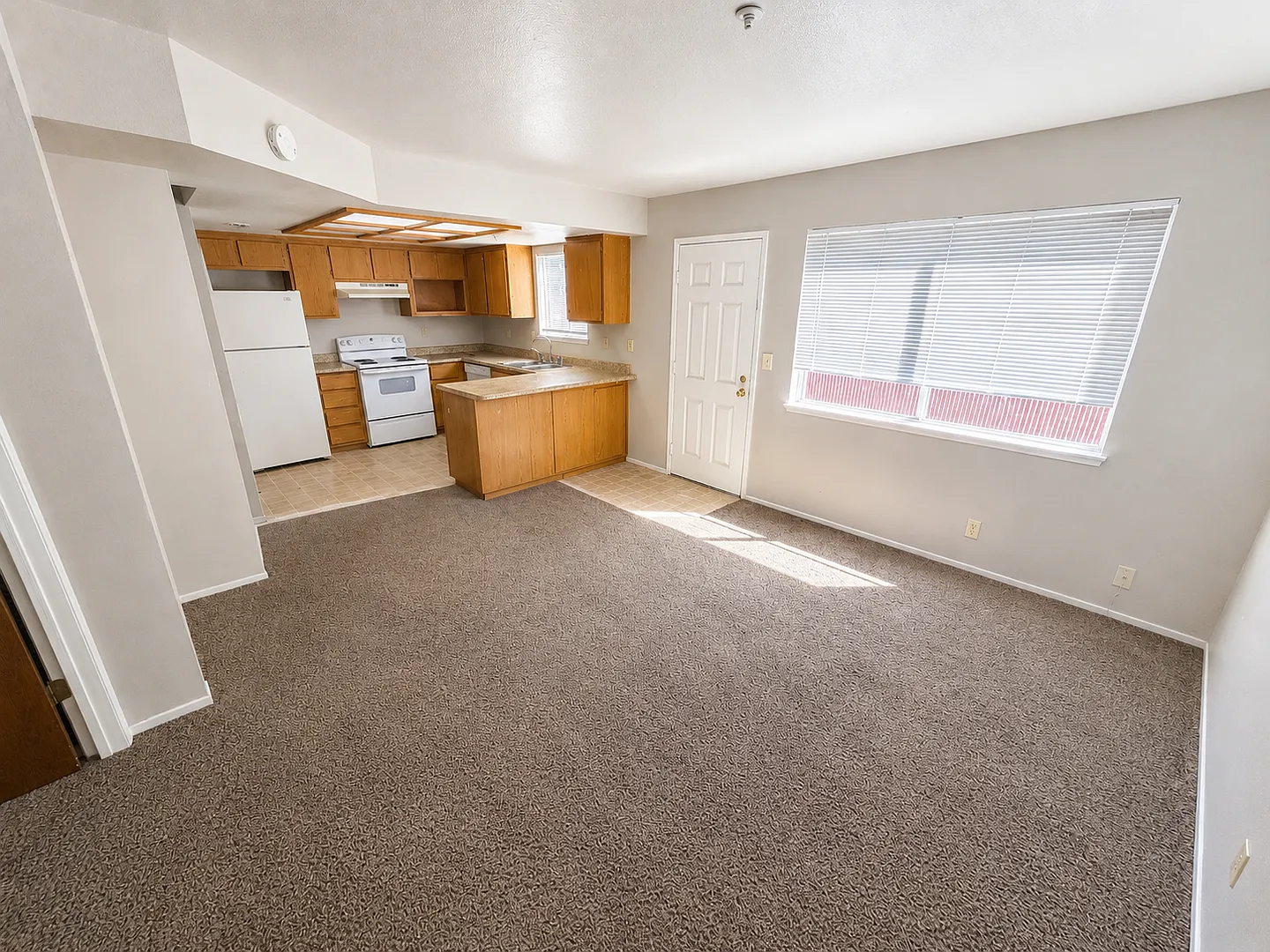 Spacious Townhome Living Near Chico State & Downtown Chico — Photo 3