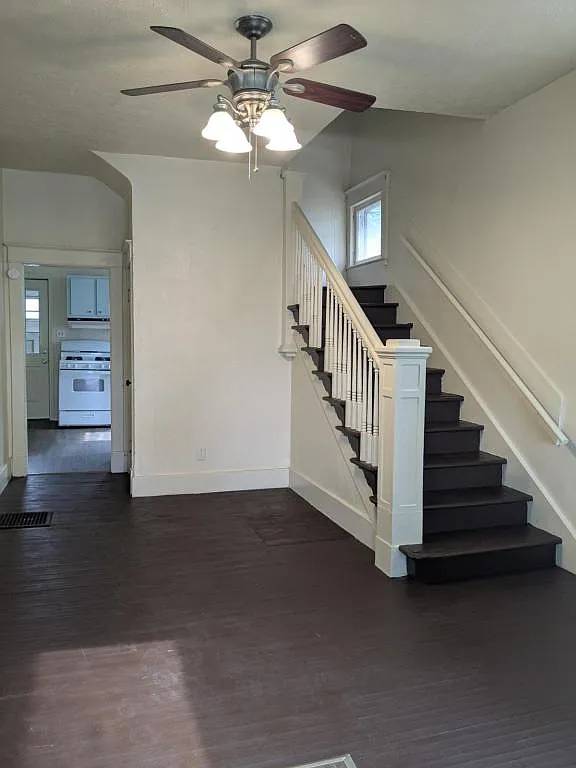 1004 East Walnut Street — Photo 4