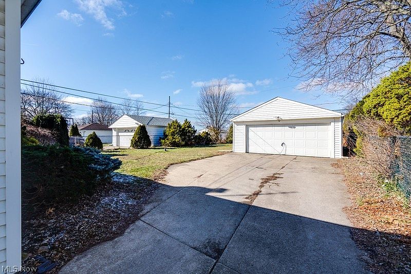 13801 Bangor Ave, Garfield Heights, OH 44125 | Zillow