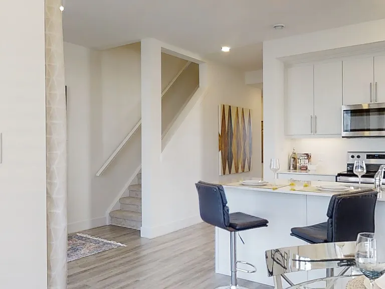 234 Edgevalley Rd #82 — Photo 32