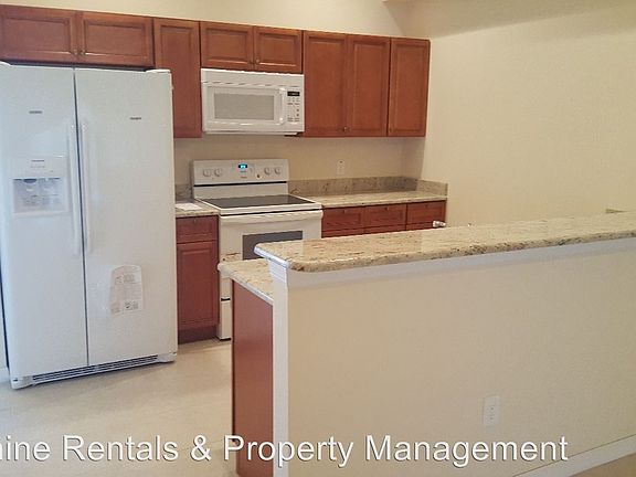 4th image of 842 SW 39th Ter #844