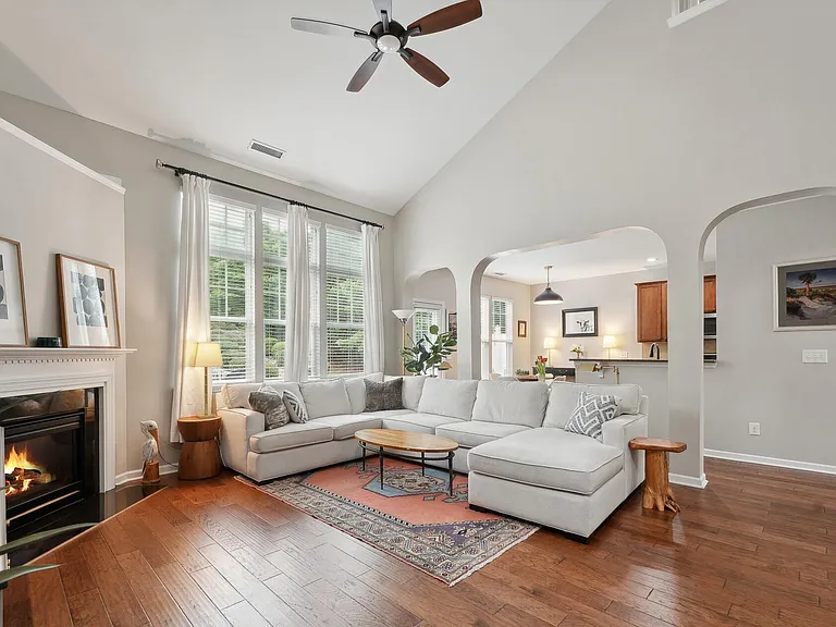 504 Hammond Oak Ln — Photo 12