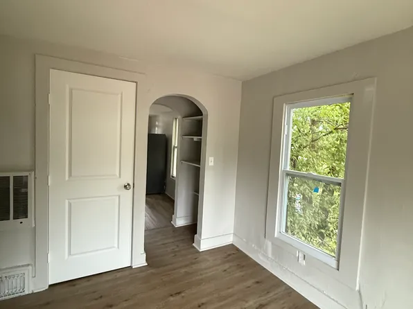 109 S Maple St #4, Hutchinson, KS 67501