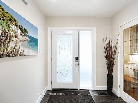 4th image of 103 Muir Cres