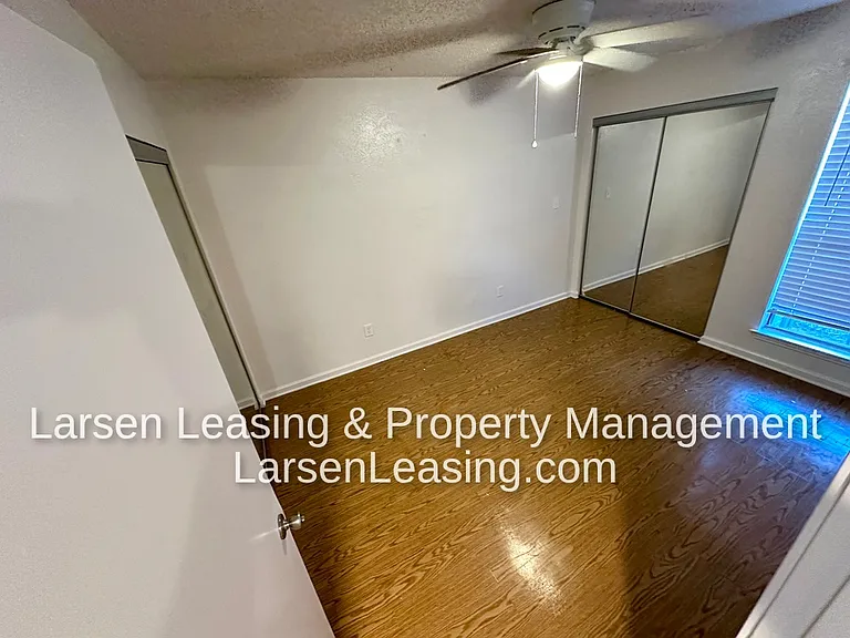 644 Bellaire Dr #D — Photo 8
