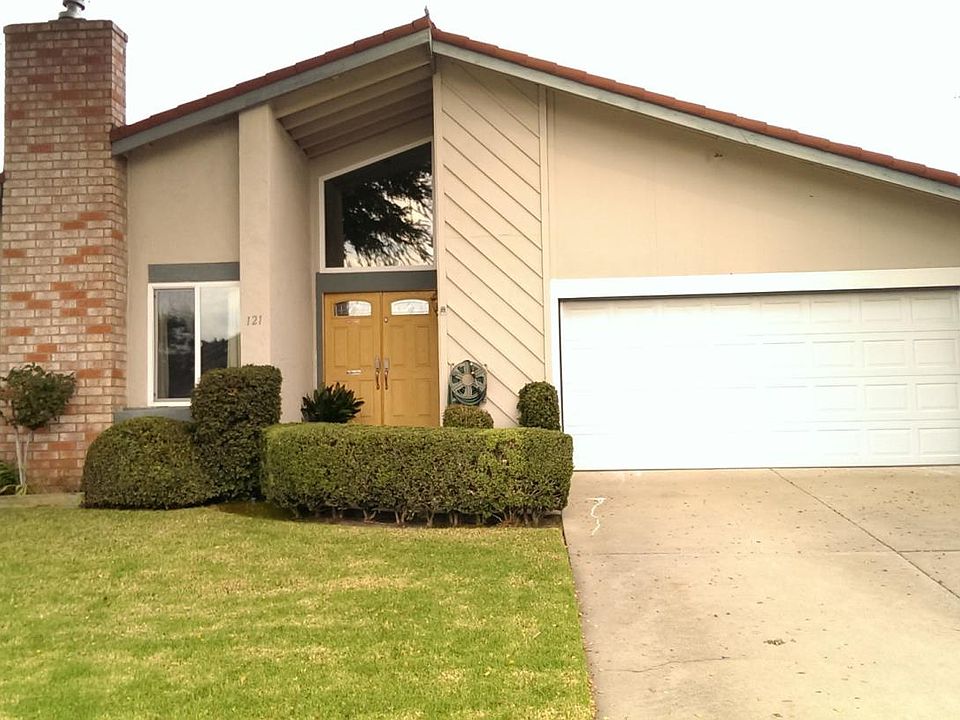 1st image of 121 Sugar Maple Dr