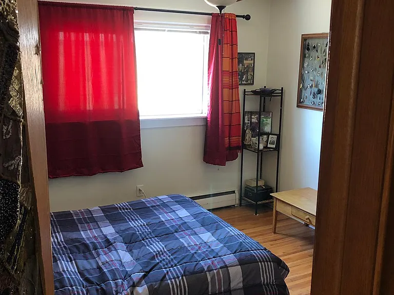 630 4th Ave SE #10 — Photo 8