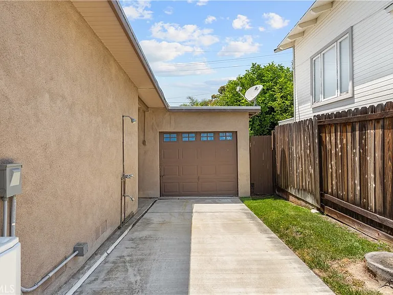33965 Malaga Dr — Photo 32