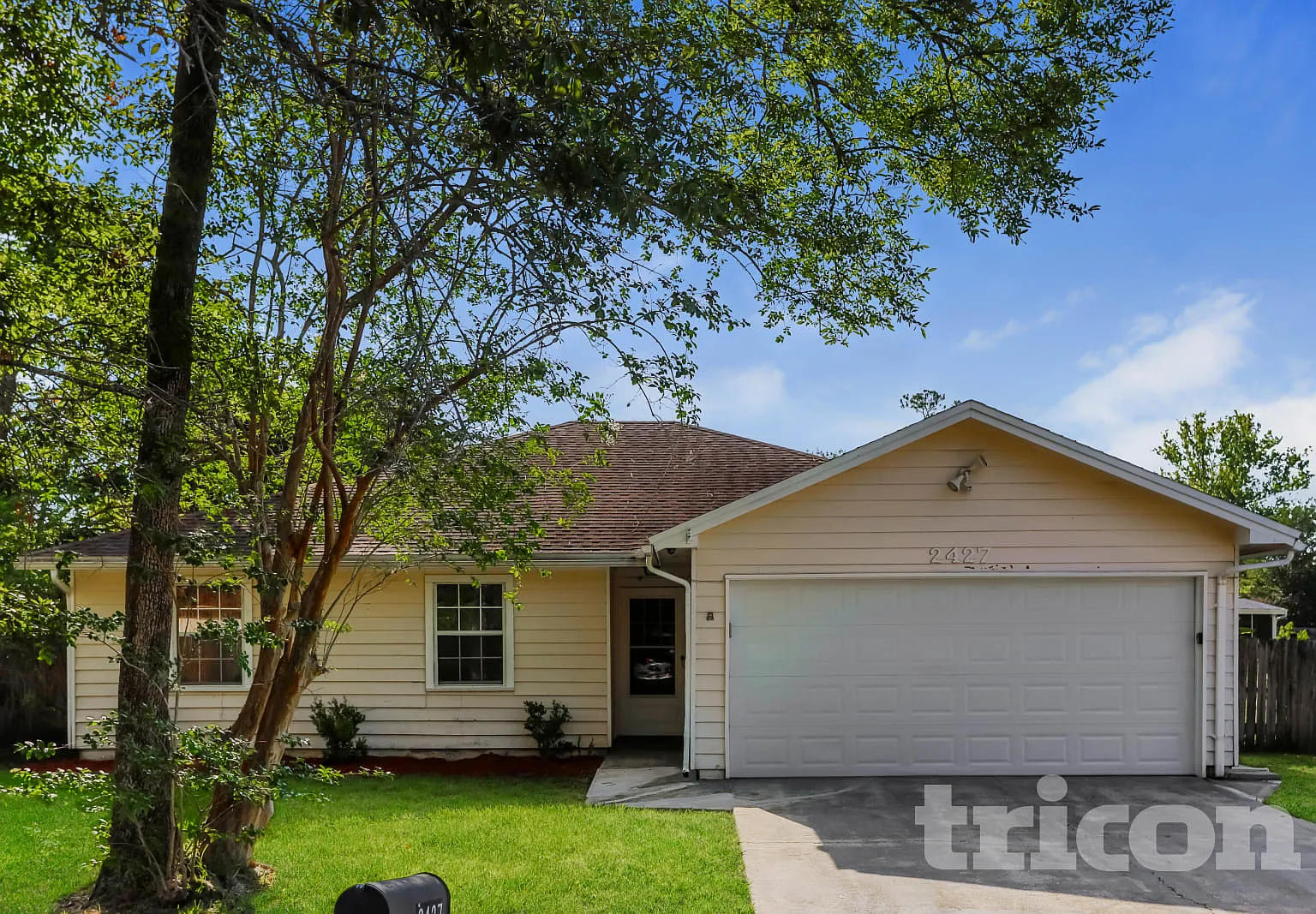 2427 White Horse Road W Jacksonville FL — Photo 1