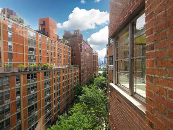 430 East 56th Street image 12 of 19