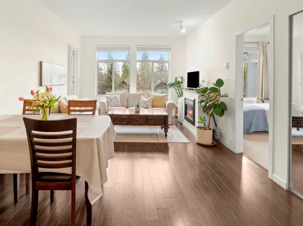 15388 101st Ave #309, Surrey, BC V3R 4H1