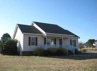294 Eisler Dr, Lillington, NC 27546
