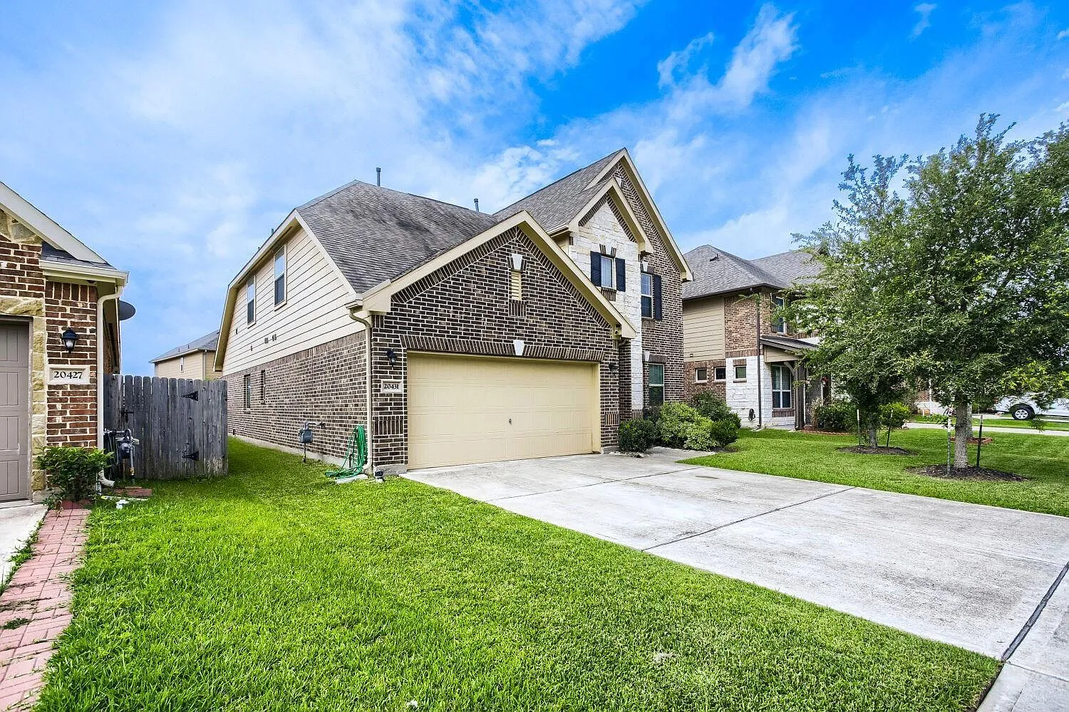 5 bed, 3.5 bath, 3162 sqft, $2,800 — Photo 2