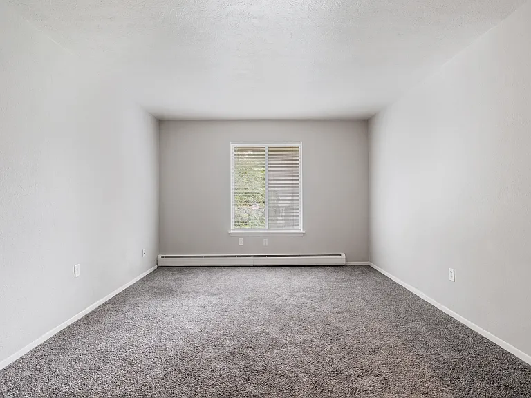 Miracle Manor Apartments — Photo 19