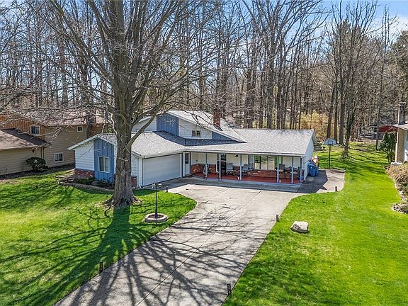 2nd image of 27491 Linwood Cir