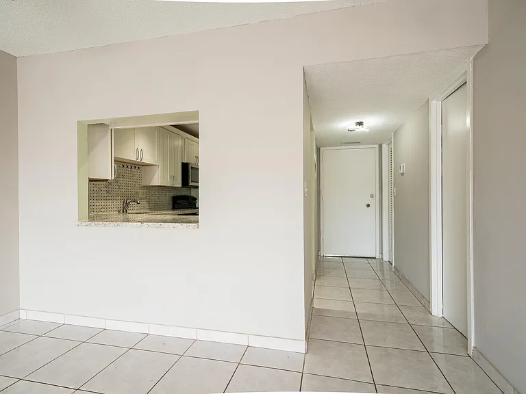 2200 E Hallandale Beach Blvd #202 — Photo 27