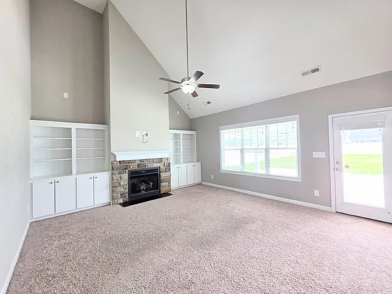 2229 Andalusian Dr — Photo 4