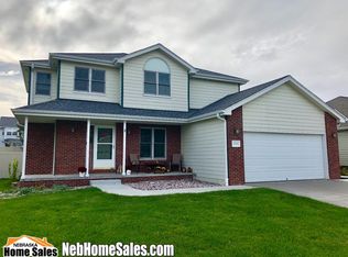 6333 Glass Ridge Dr, Lincoln, NE 68526