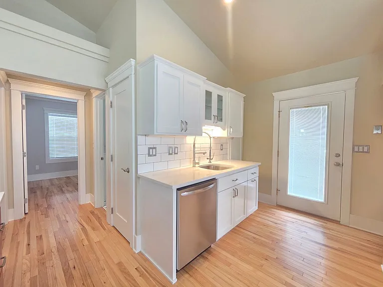 34 W 26th Ave — Photo 5