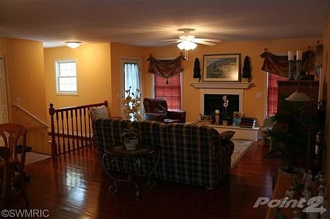 3rd image of 2385 W East Hills Dr