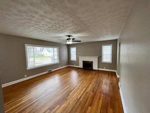5th image of 176 Linden Ave