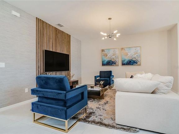 3rd image of 1537 Carey Palm Cir
