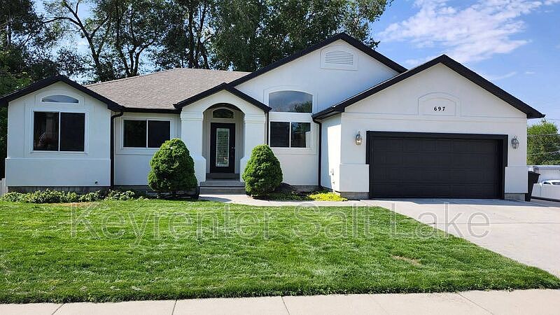 1st image of 697 W Krista Ct