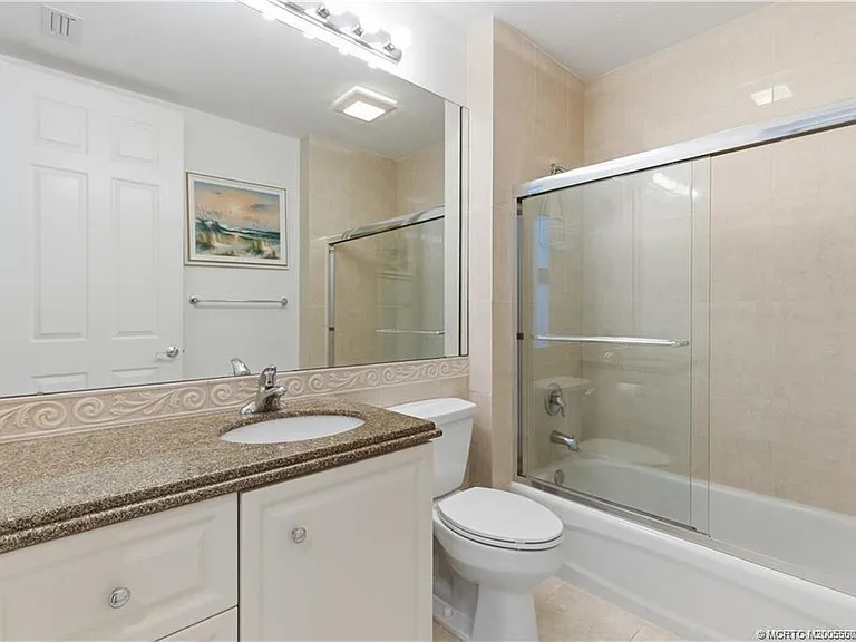 1 Harbour Isle Dr #104 — Photo 16
