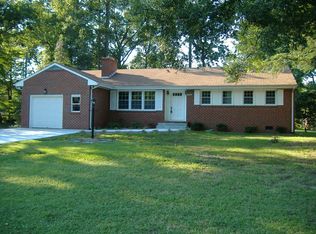204 York Ln, Yorktown, VA 23692