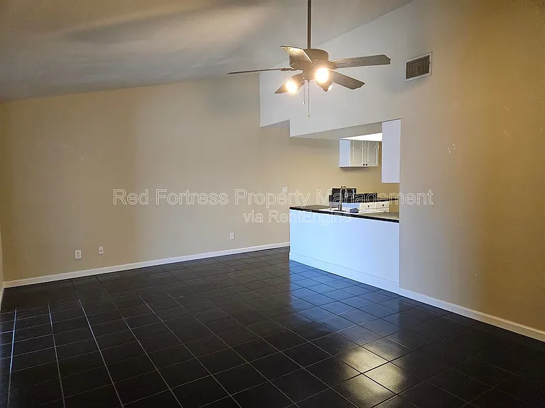 4114 Skyline Blvd #B — Photo 6