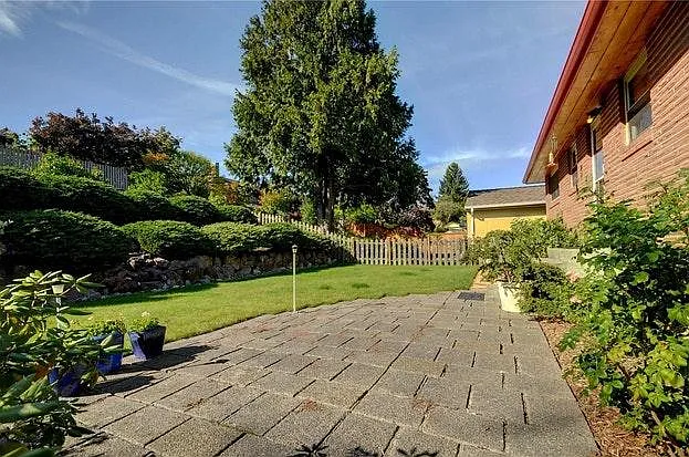 Professionally maintained garden